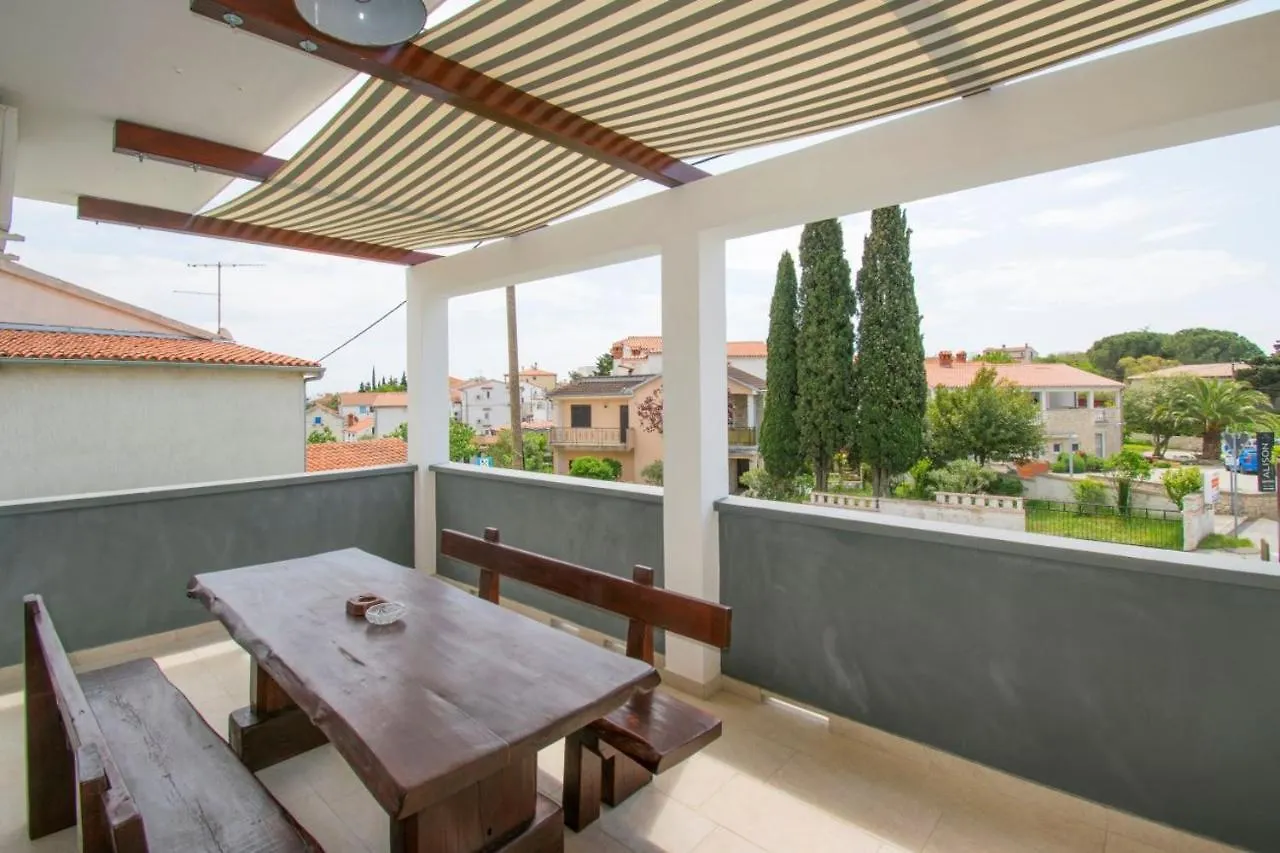 Apartman V In Premantura Near The Center Of Town Apartment